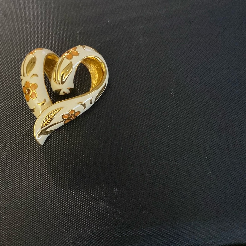 Vintage Nolan Miller Signed Floral White Enamel Flowers Open Heart Pendant